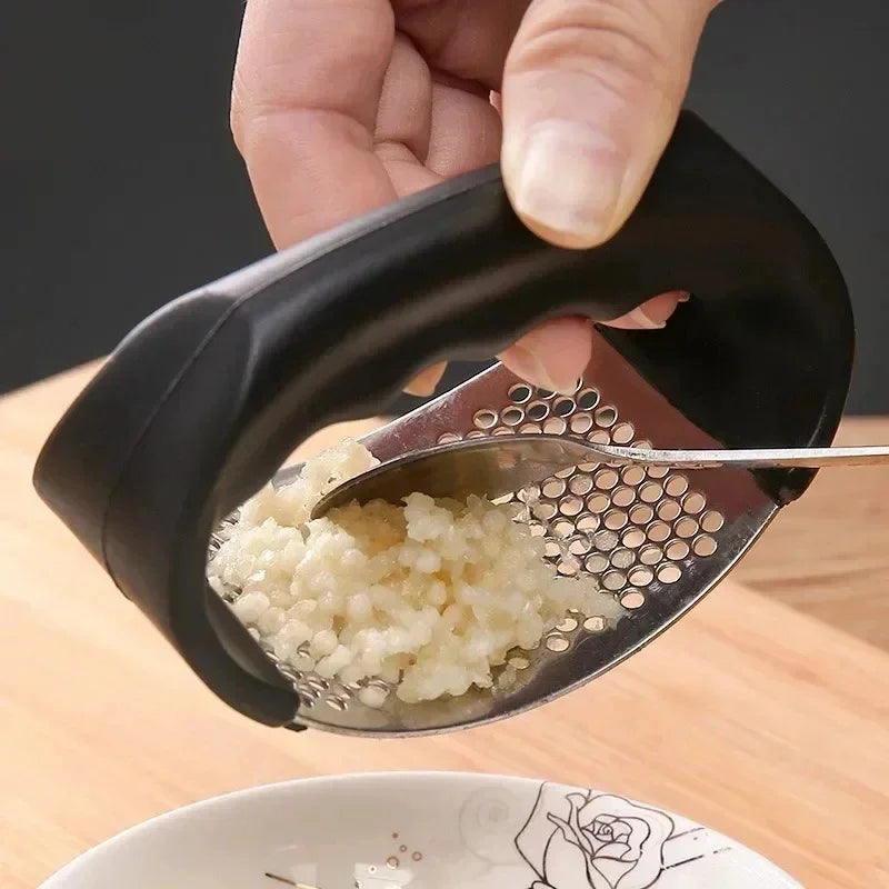 Stainless Steel Garlic Press Rocker: Rust Proof Manual Garlic Mincer & Crusher with Ergonomic Handle