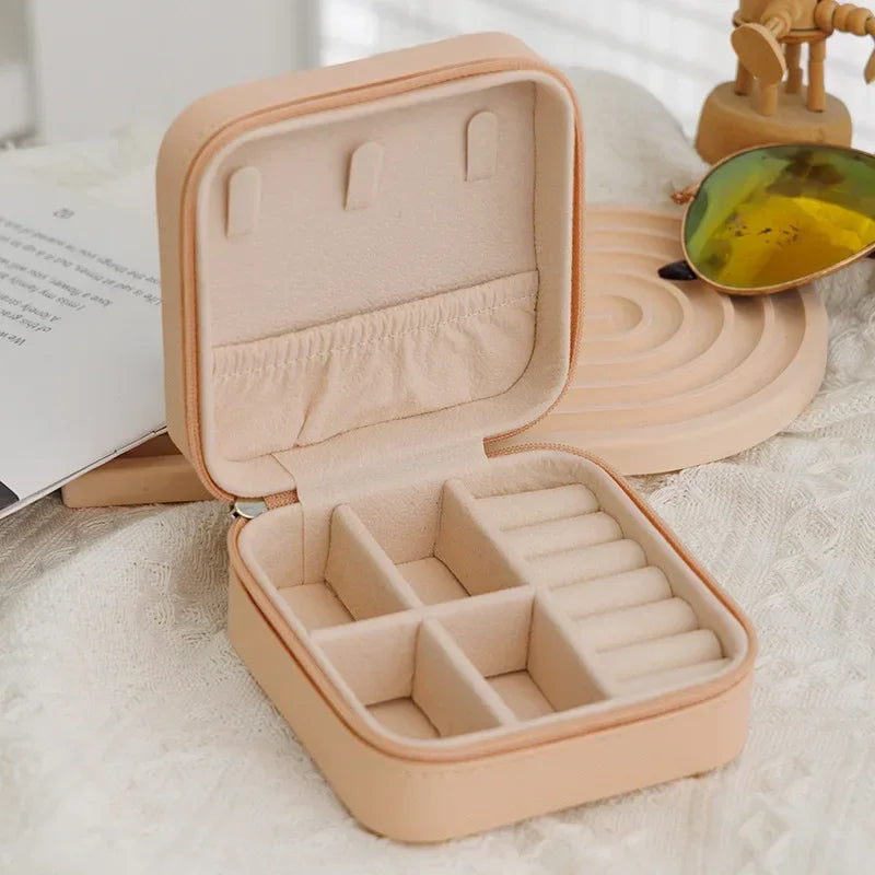 Mini Travel Jewelry Box, PU Leather Portable Jewelry Organizer Case for Rings, Earrings, and Necklaces