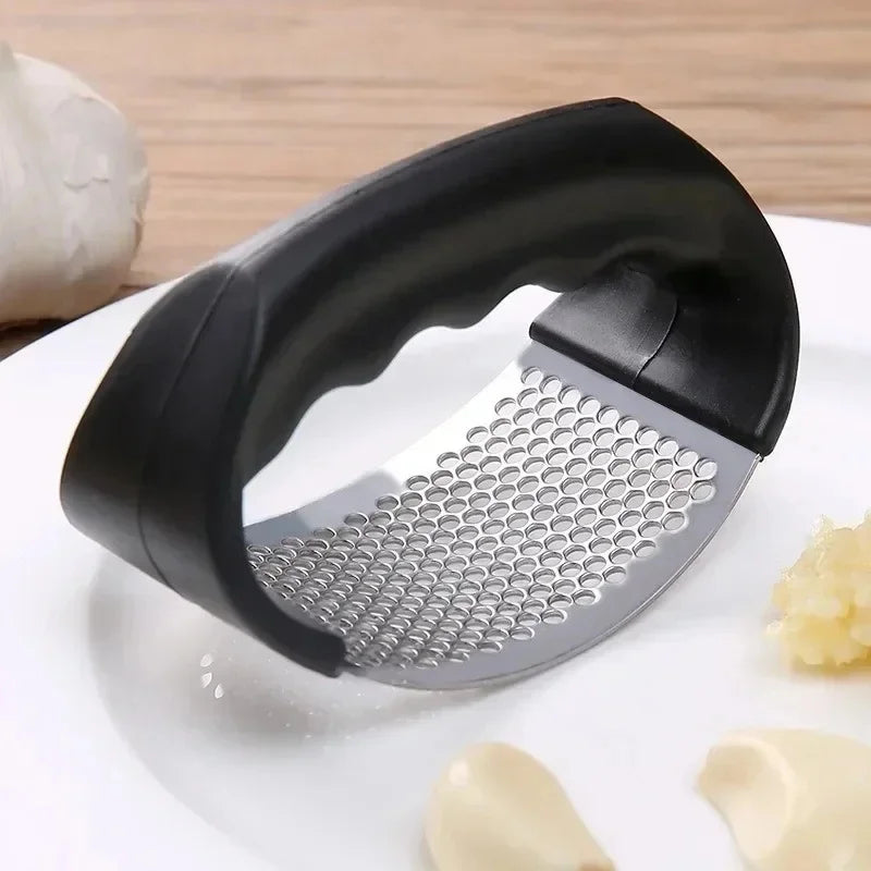 Stainless Steel Garlic Press Rocker: Rust Proof Manual Garlic Mincer & Crusher with Ergonomic Handle